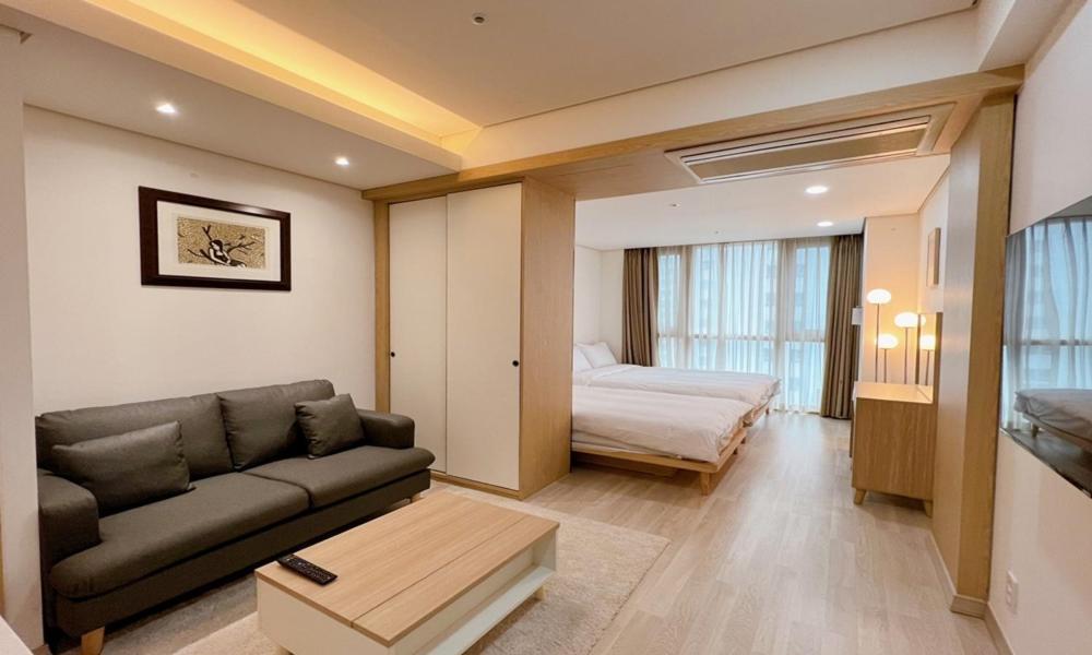 Busan Centurn Victoria Hotel Екстериор снимка
