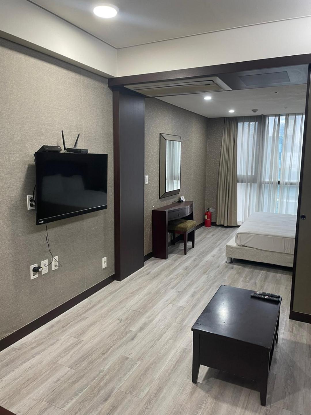 Busan Centurn Victoria Hotel Екстериор снимка